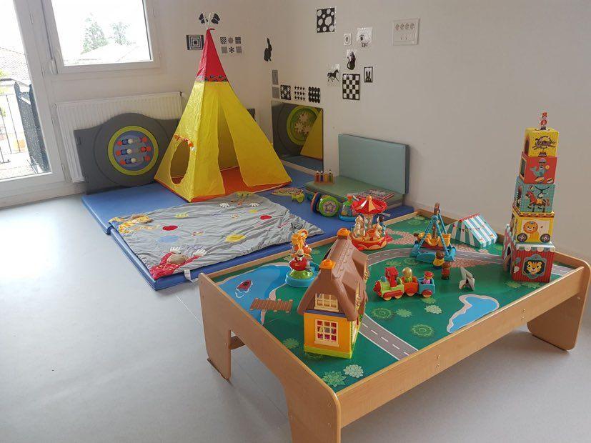 Tipi et table de jeux